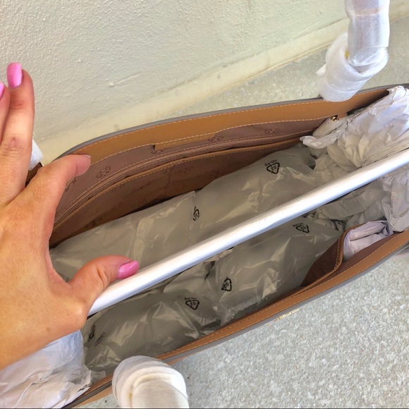 HP🇺🇸Tory Burch large Emerson buckle tote - Picture 7 of 8